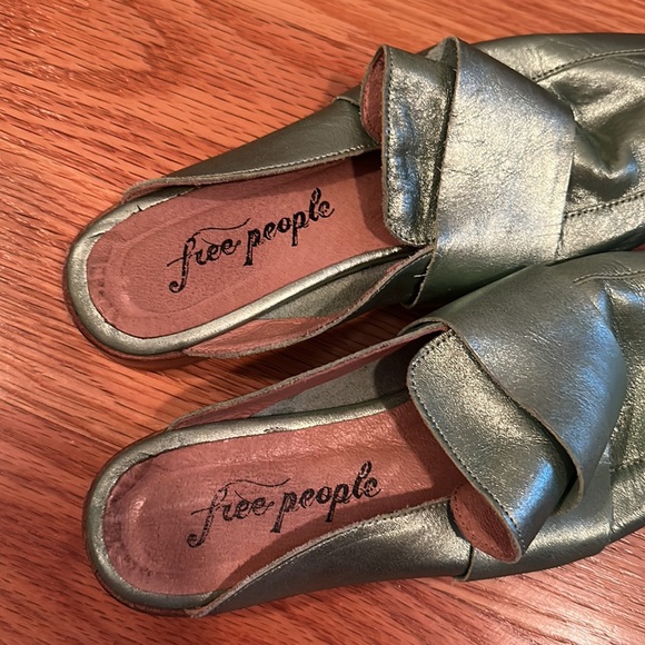 Free People Metallic Mint Green Slides - 36 - Picture 6 of 6